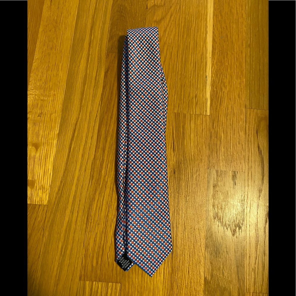 Juniors Wembley tie blue and red